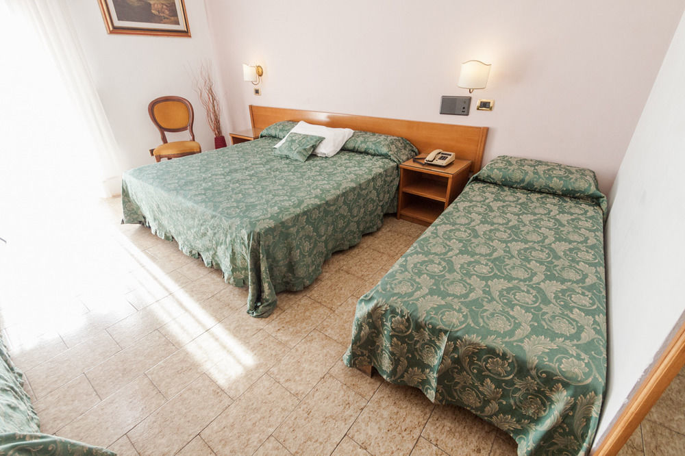 Andros Apartment Таормина Екстериор снимка