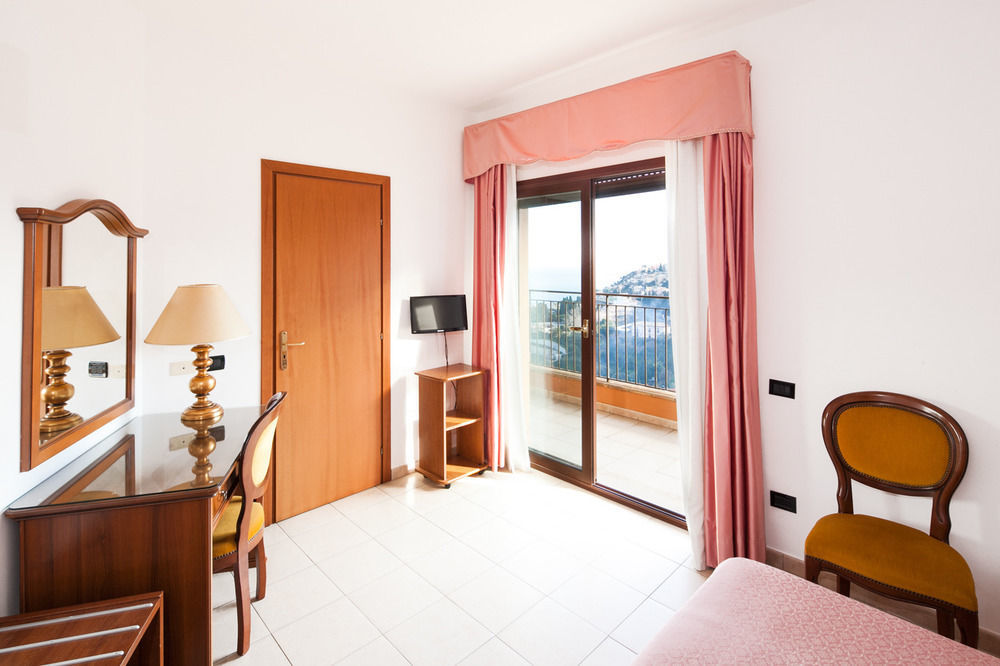 Andros Apartment Таормина Екстериор снимка